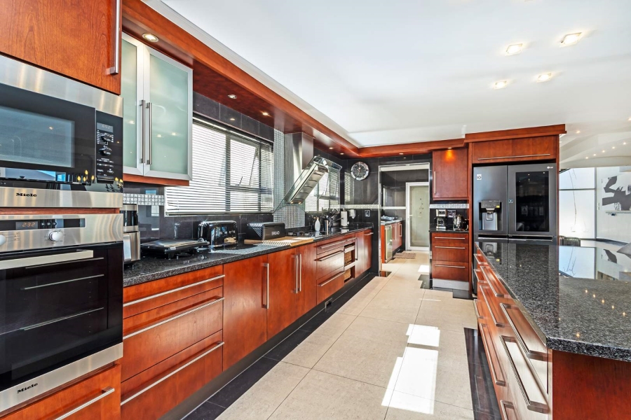 6 Bedroom Property for Sale in Baronetcy Estate Western Cape